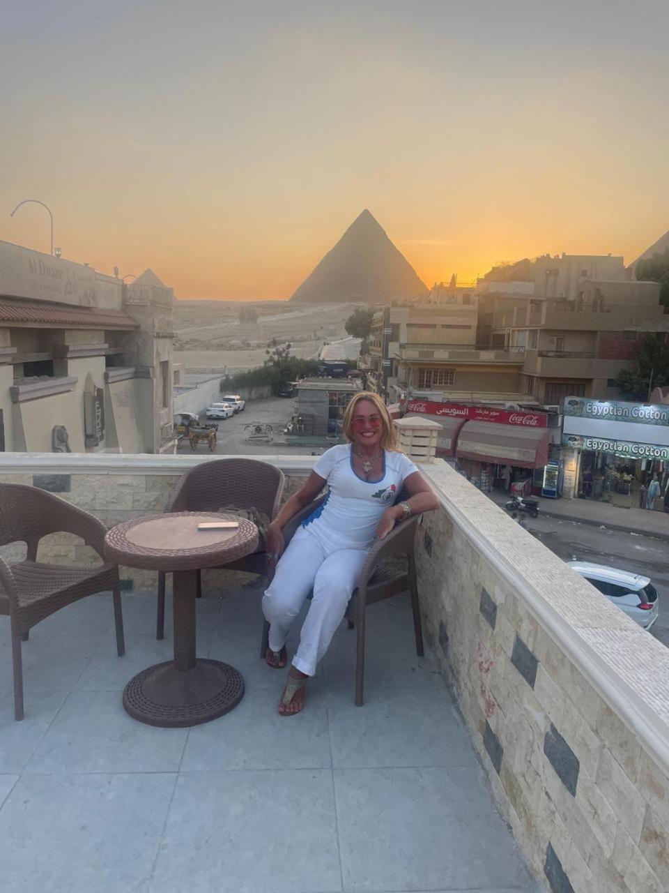 Sphinx Palace Pyramids View Inn Kafret el-Gabal Exteriör bild